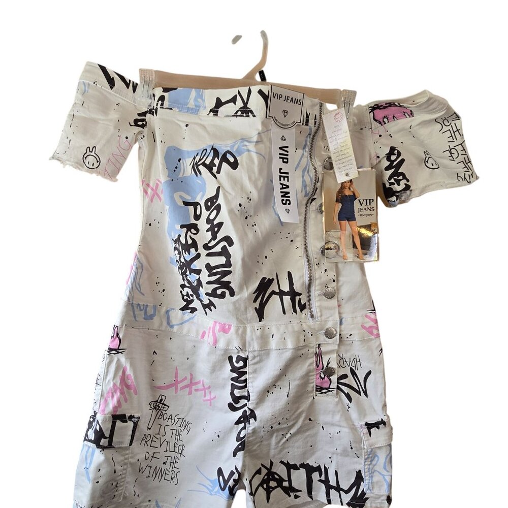 VIP Jeans Graffiti Print Romper Size 2x Women White & Multicolor Short‎ Sleeve